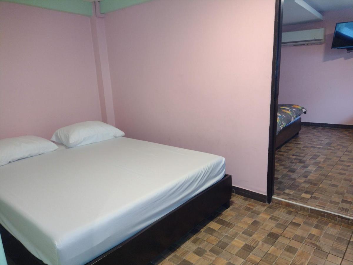 Friendly Hostel - DMK Airport Bangkok Exterior photo